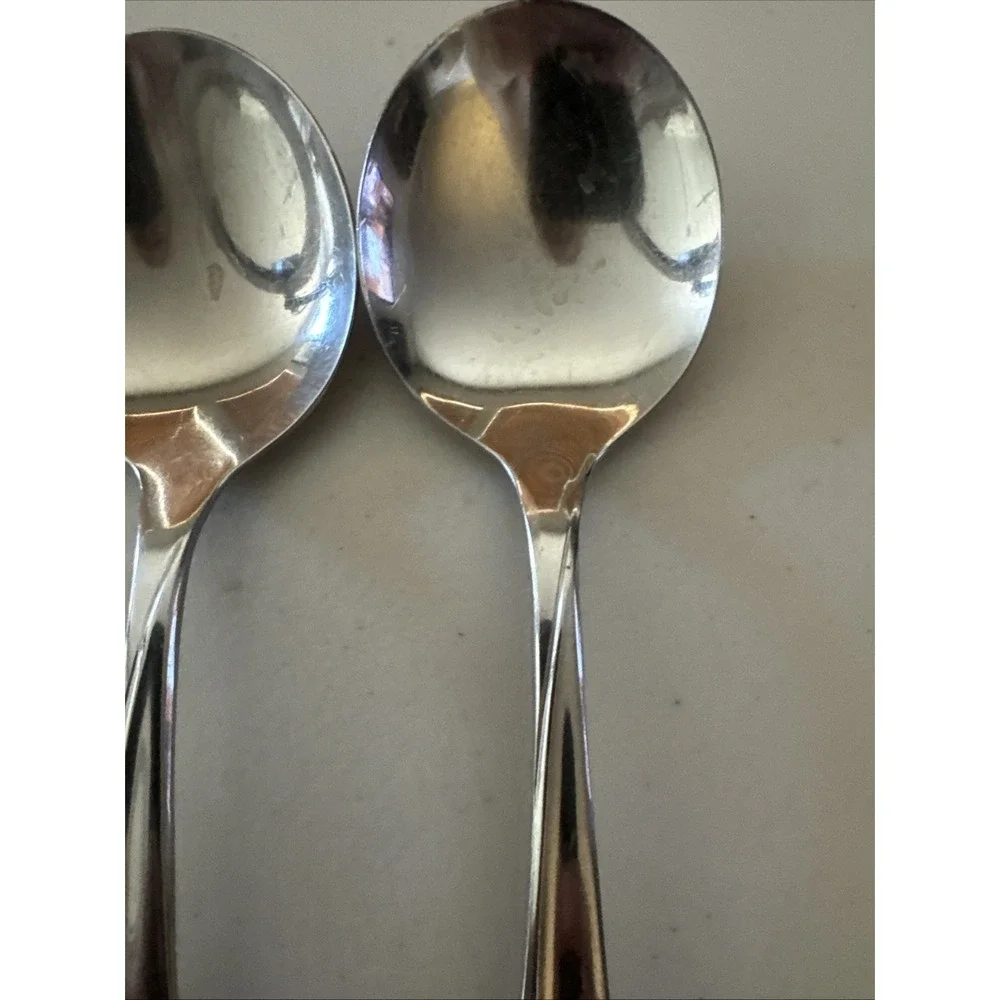 International Silver 100 stainless steel Impression Round Soup Spoon USA‎